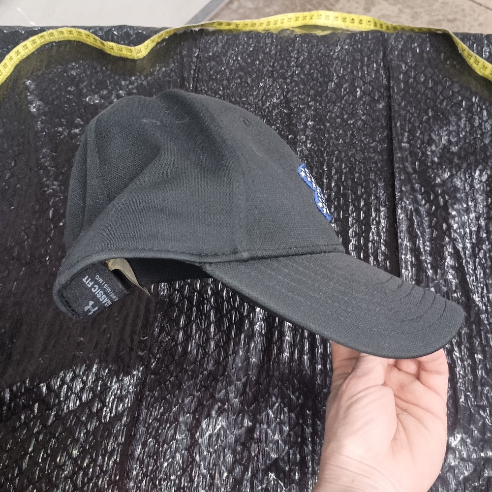 Under Armour White Athletic Hat Essential Accessory - Picture 13 of 15